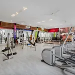 Oyo 1410 Country Club Begumpet