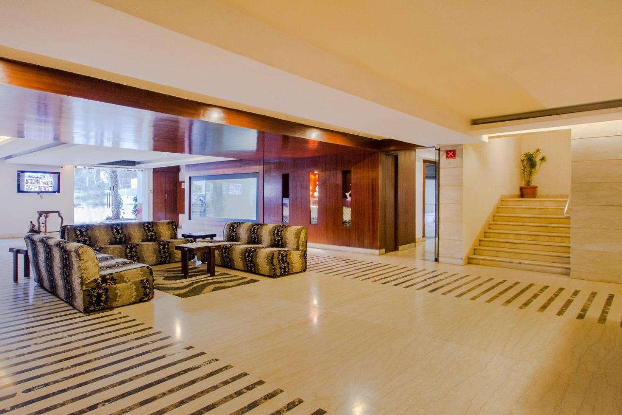 Oyo 1410 Country Club Begumpet Hyderabad