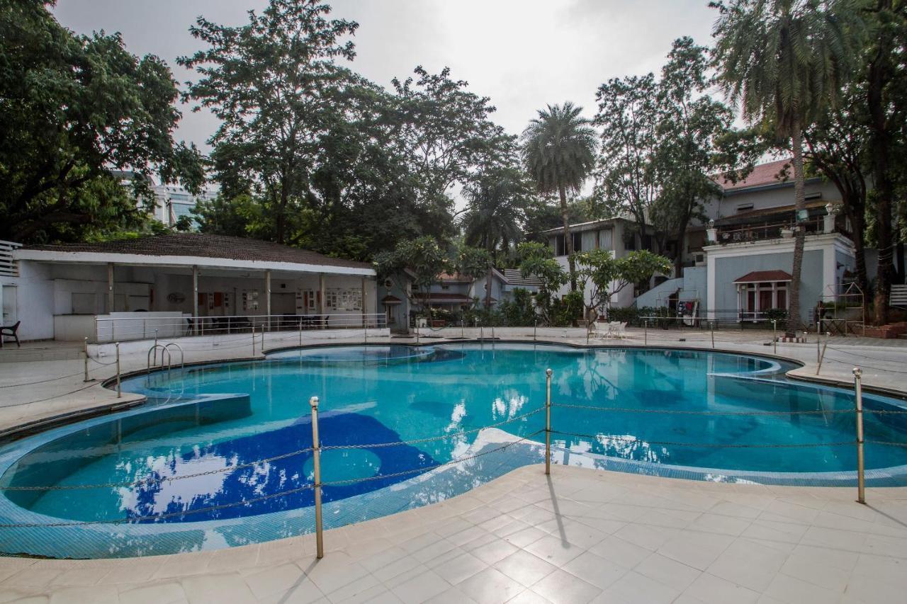 Oyo 1410 Country Club Begumpet Hotel